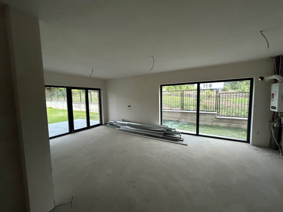 Casa tip duplex semifinisat , 180 mp utili , 400 mp teren zona Făget 