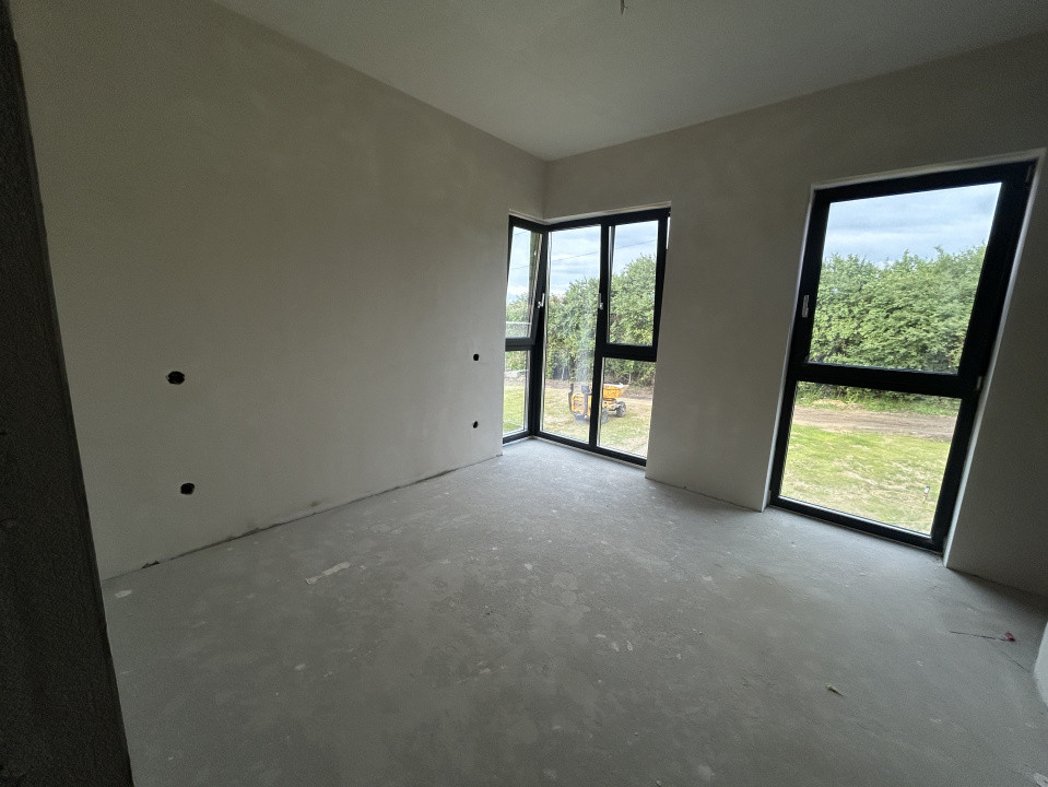 Casa tip duplex semifinisat , 180 mp utili , 400 mp teren zona Făget 