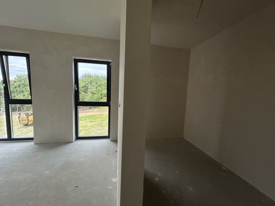 Casa tip duplex semifinisat , 180 mp utili , 400 mp teren zona Făget 