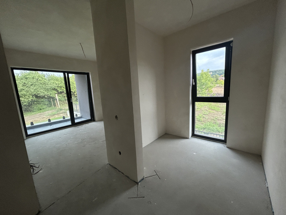 Casa tip duplex semifinisat , 180 mp utili , 400 mp teren zona Făget 