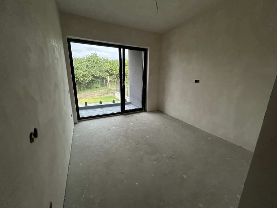 Casa tip duplex semifinisat , 180 mp utili , 400 mp teren zona Făget 