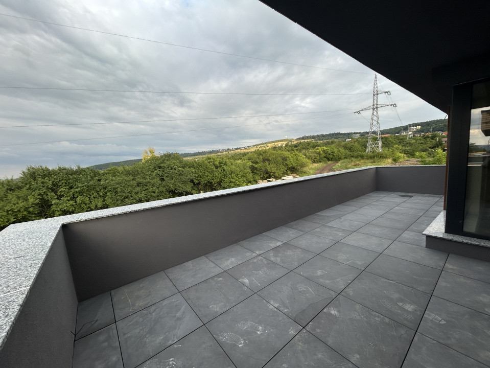 Casa tip duplex semifinisat , 180 mp utili , 400 mp teren zona Făget 