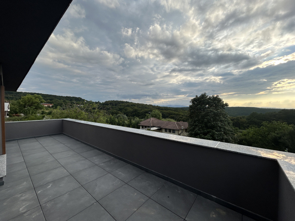 Casa tip duplex semifinisat , 180 mp utili , 400 mp teren zona Făget 