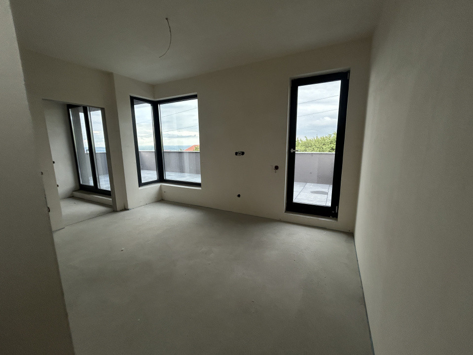 Casa tip duplex semifinisat , 180 mp utili , 400 mp teren zona Făget 