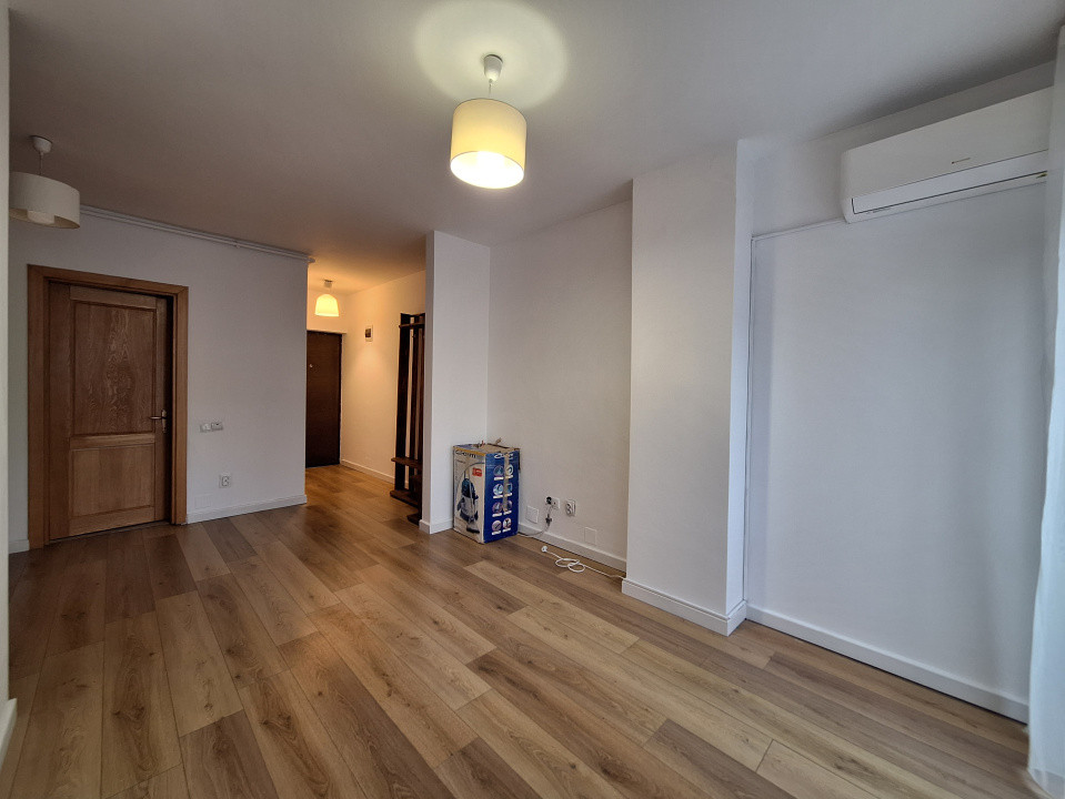 Apartament cu 3 camere, terasa de 20 mp, parcare, zona BMW
