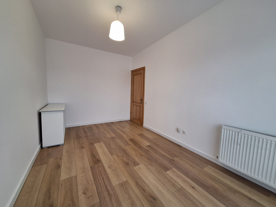 Apartament cu 3 camere, terasa de 20 mp, parcare, zona BMW