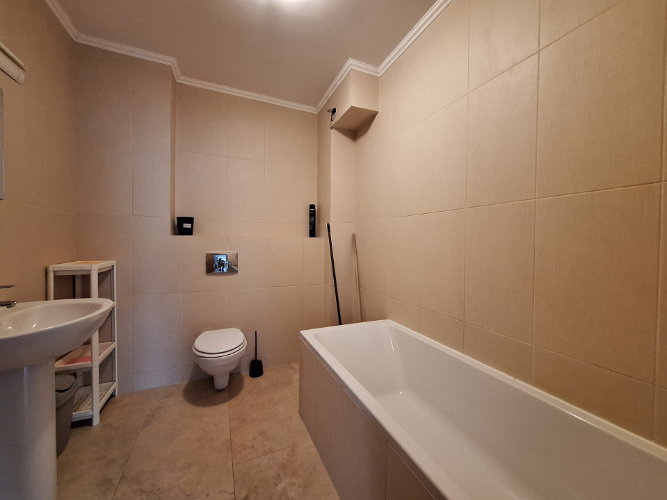 Apartament cu 3 camere, terasa de 20 mp, parcare, zona BMW