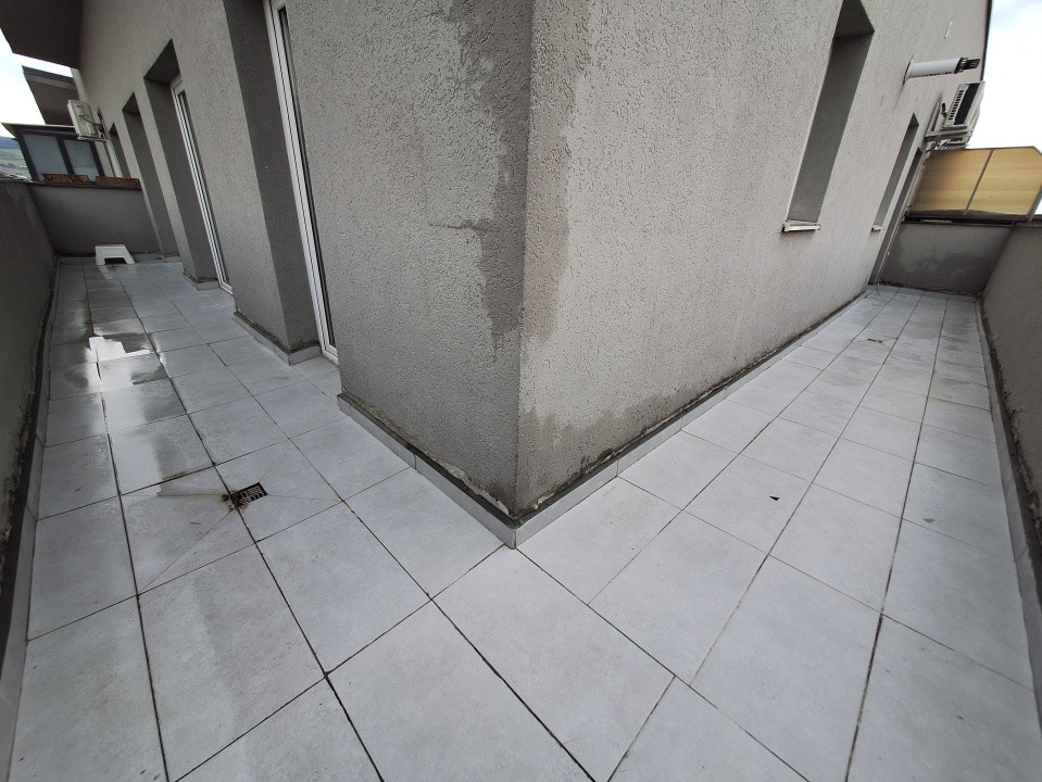 Apartament cu 3 camere, terasa de 20 mp, parcare, zona BMW