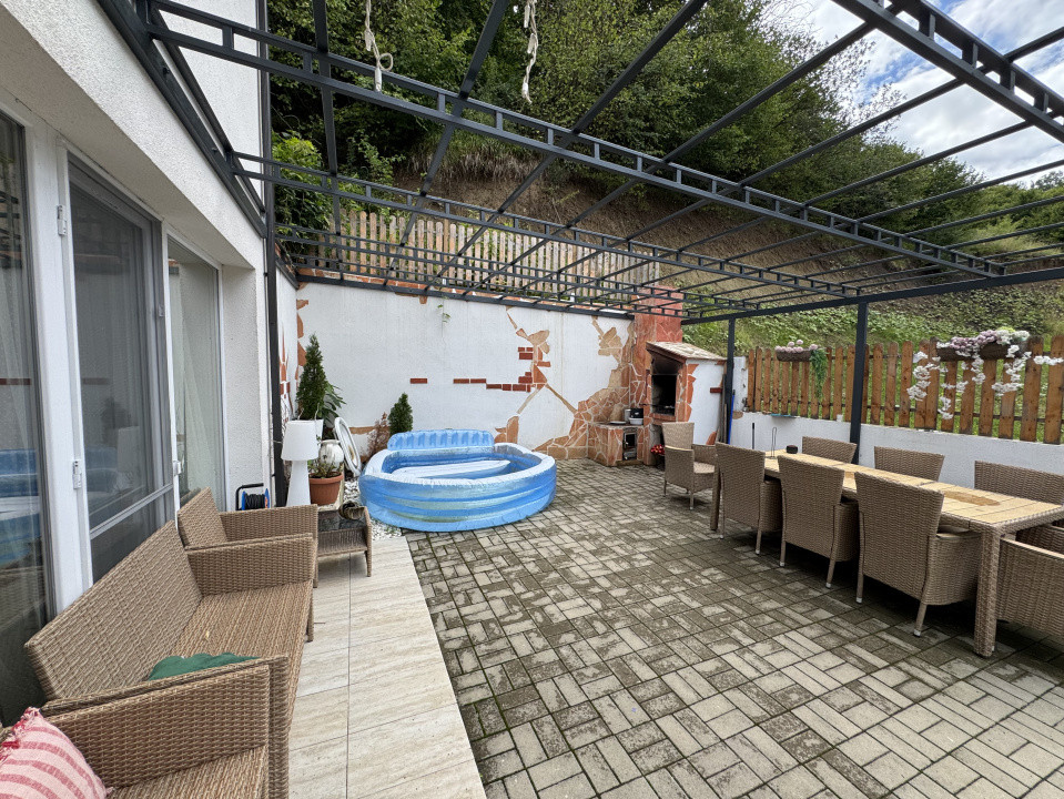 Casa individuala cuplata ,172 mp utili , zona Teilor 