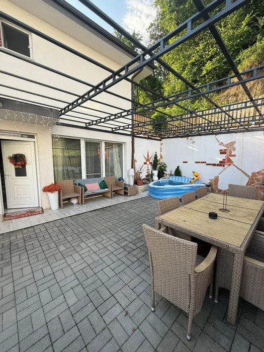 Casa individuala cuplata ,172 mp utili , zona Teilor 