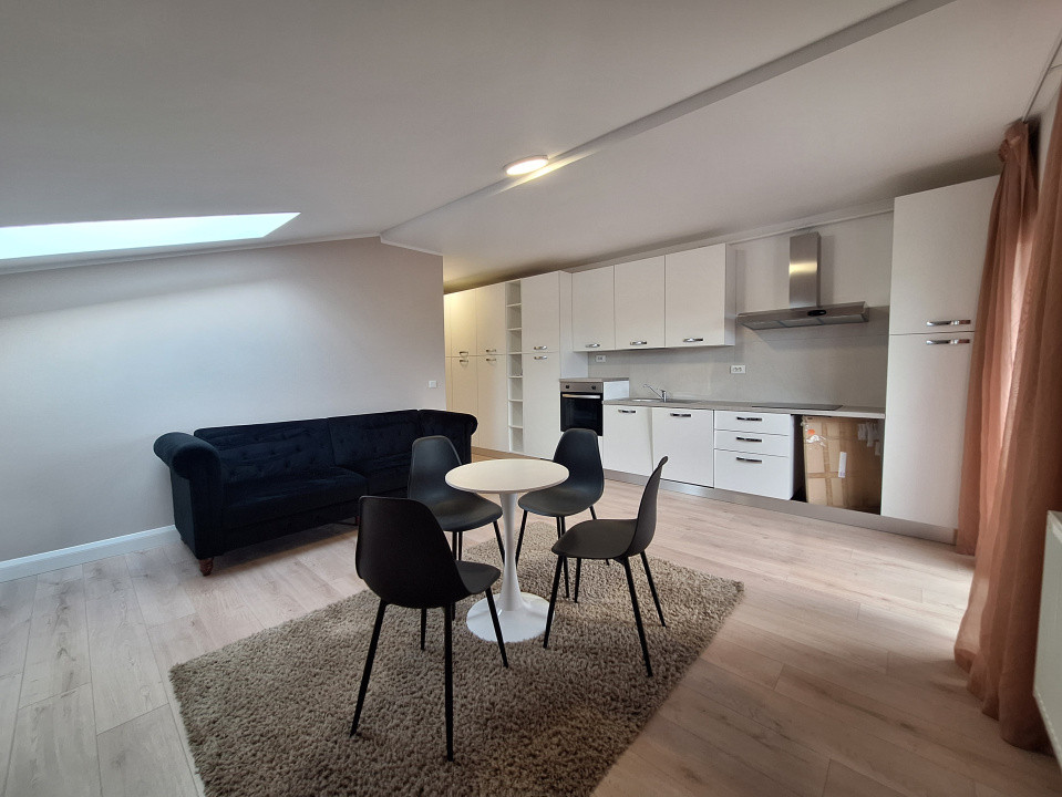 Apartament cu 2 camere, 45 mp, balcon, parcare, zona Tineretului