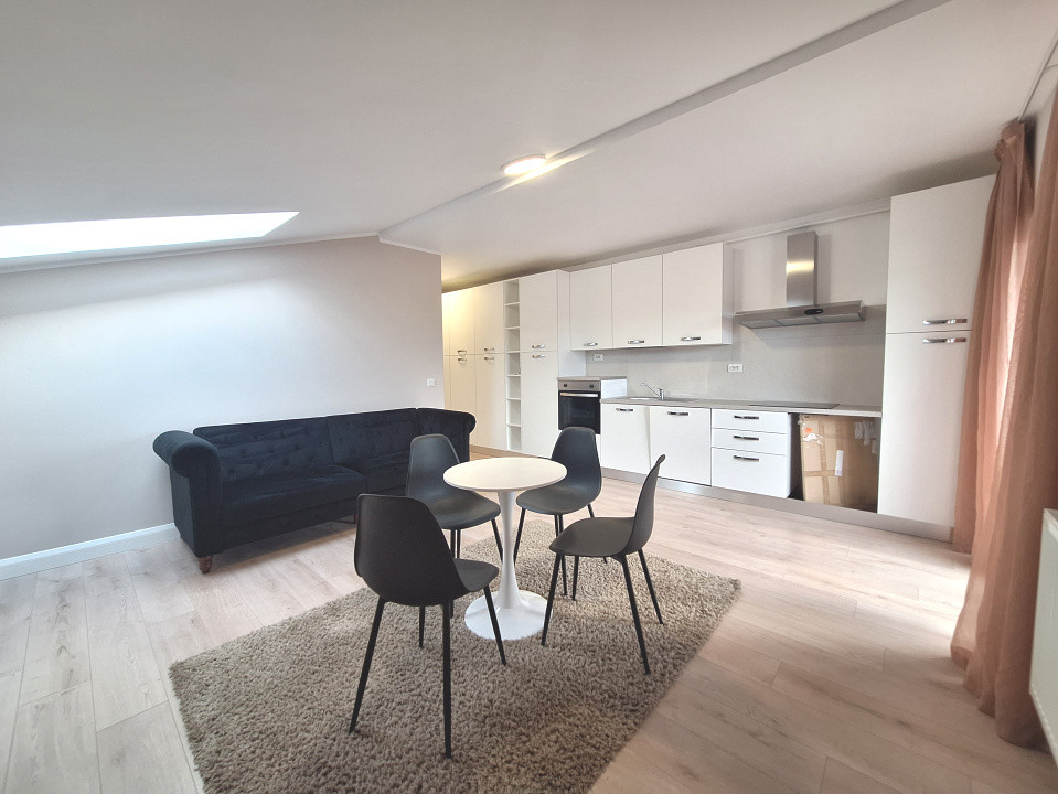Apartament cu 2 camere, 45 mp, balcon, parcare, zona Tineretului