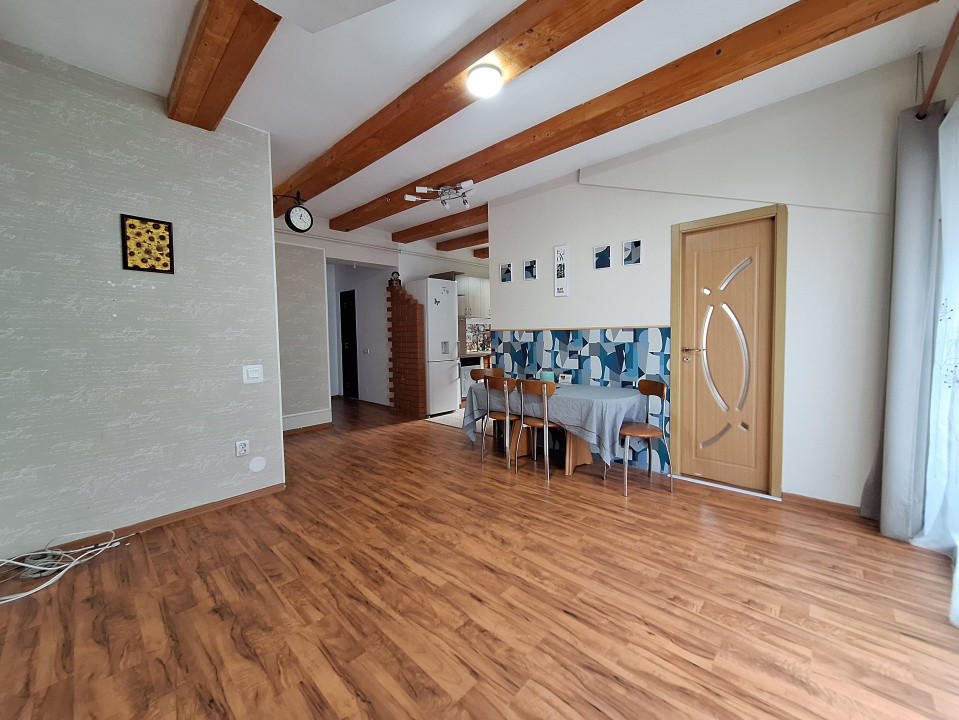 Apartament cu 3 camere, 56 mp, parcare, zona Teilor