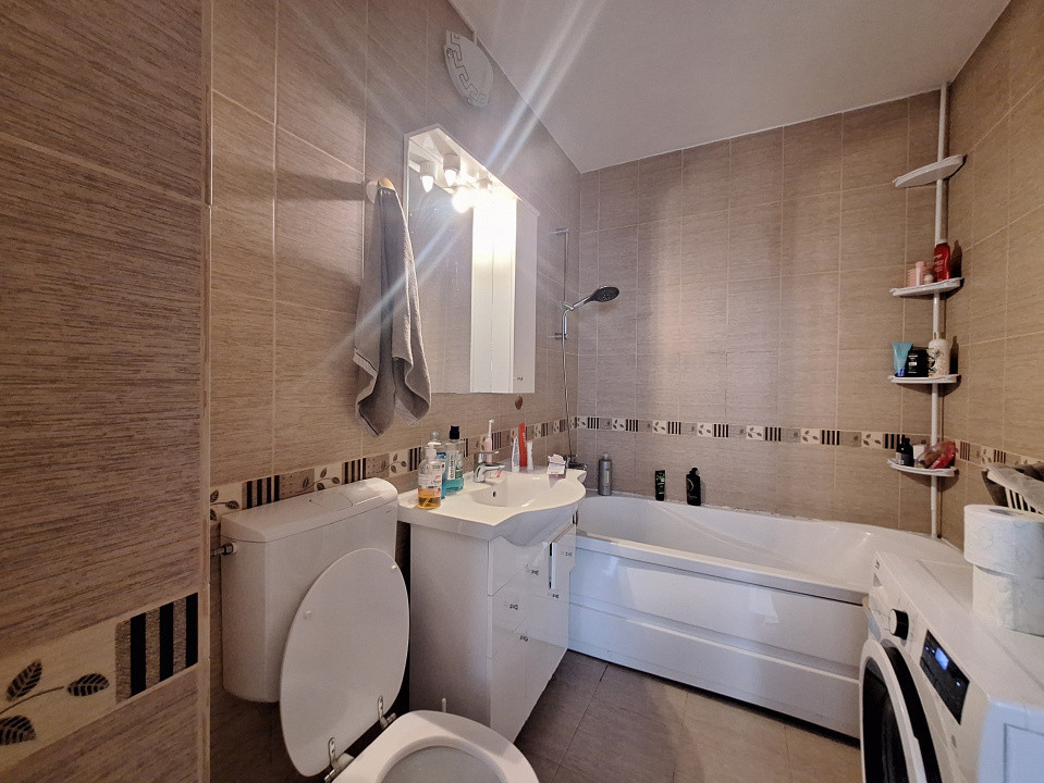 Apartament cu 3 camere, 63 mp, parcare, langa VIVO