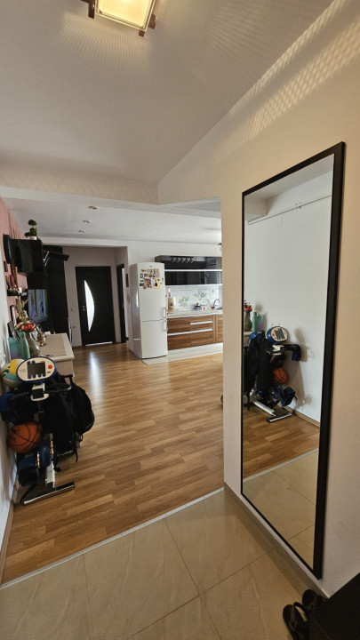 Apartament 3 camere, et intermediar, parcare, Eroilor