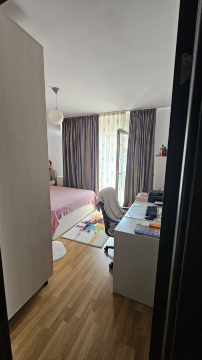 Apartament 3 camere, et intermediar, parcare, Eroilor