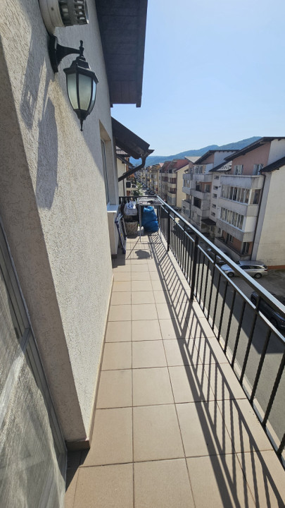 Apartament 3 camere, et intermediar, parcare, Eroilor