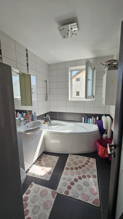 Apartament 3 camere, et intermediar, parcare, Eroilor