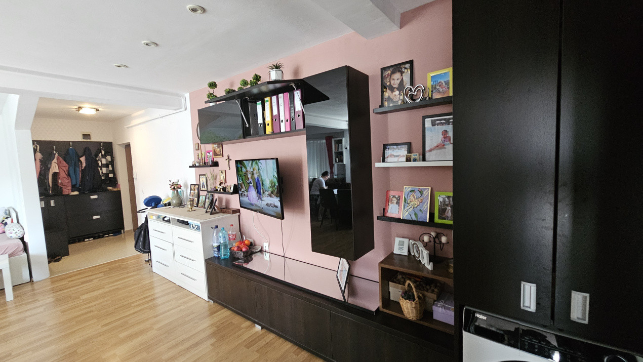 Apartament 3 camere, et intermediar, parcare, Eroilor