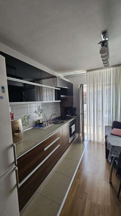 Apartament 3 camere, et intermediar, parcare, Eroilor