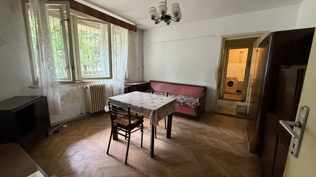 Apartament RENOVABIL de 2 camere in zona hotel Royal