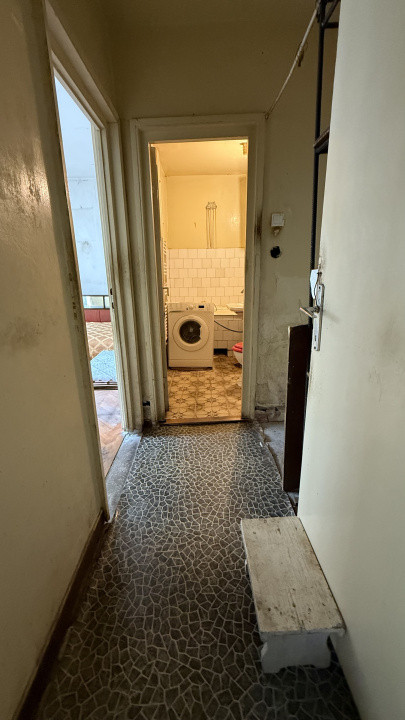 Apartament RENOVABIL de 2 camere in zona hotel Royal