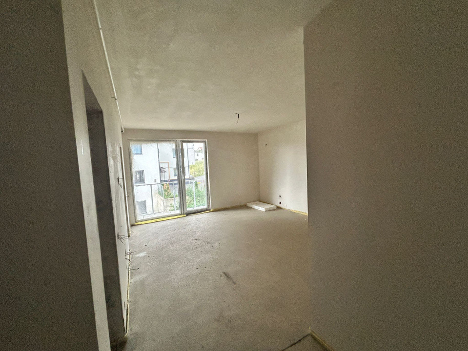 Apartament 1 camera, 35 mp, semifinisat, zona Teilor
