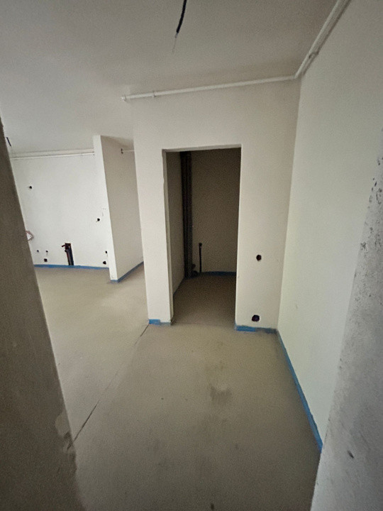 Apartament 3 camere cu parcare, 62 mp, terasa 75 mp, semifinisat, zona Teilor