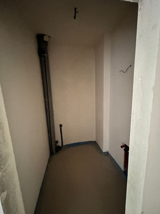 Apartament 3 camere cu parcare, 62 mp, terasa 75 mp, semifinisat, zona Teilor