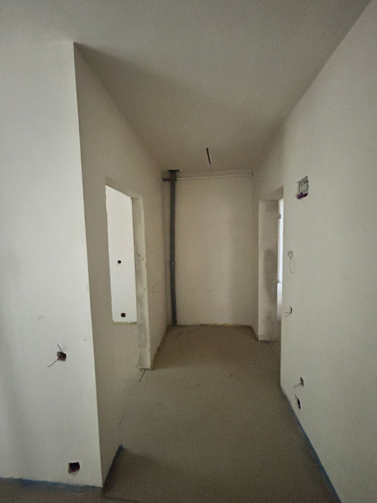 Apartament 3 camere, 62 mp, terasa 75 mp, semifinisat, zona Teilor