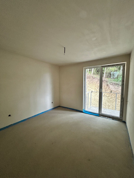 Apartament 3 camere cu parcare, 67 mp, terasa 50 mp, semifinisat, zona Teilor