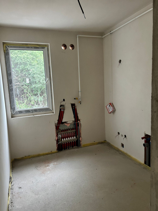 Apartament 3 camere cu parcare, 67 mp, terasa 50 mp, semifinisat, zona Teilor