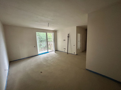 Apartament 3 camere cu parcare, 67 mp, terasa 50 mp, semifinisat, zona Teilor