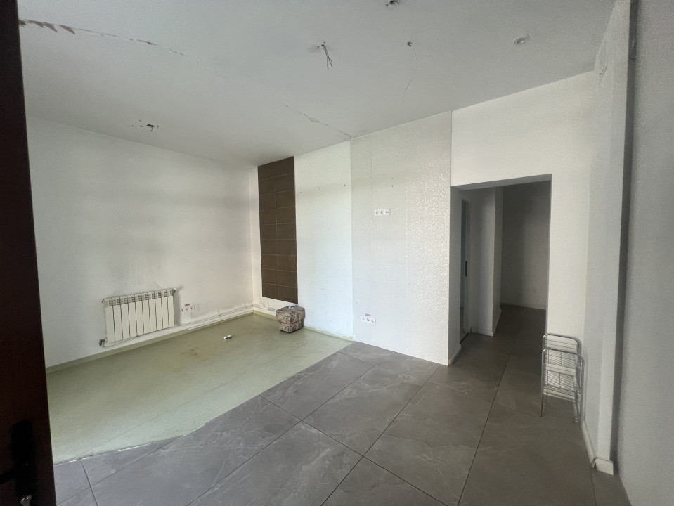 Spatiu de vanzare la strada  , 50 mp , 21 Decembrie 