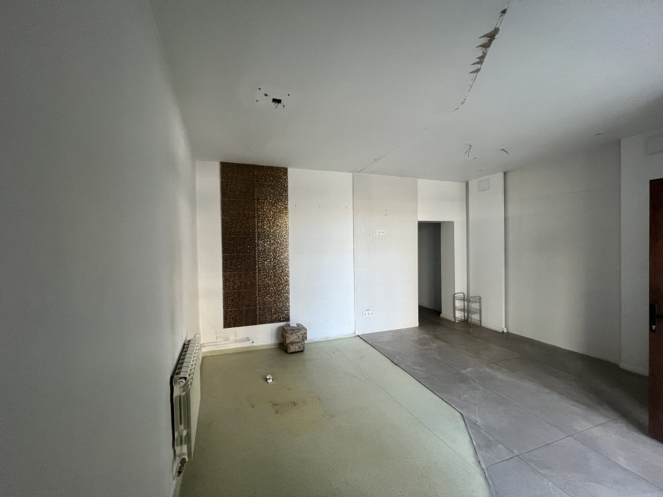 Spatiu de vanzare la strada  , 50 mp , 21 Decembrie 