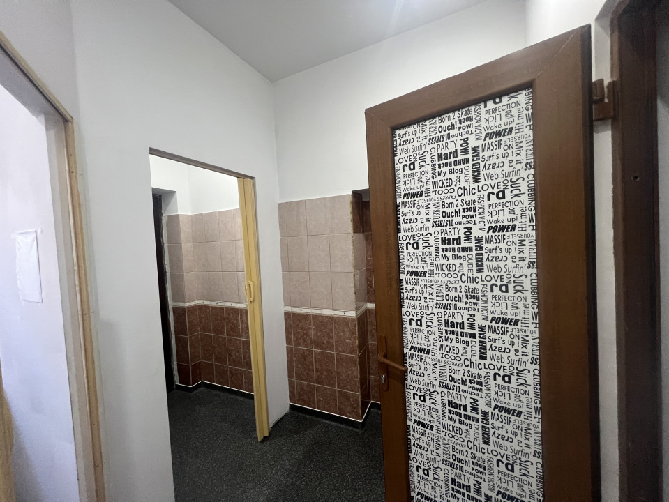 Spatiu de vanzare la strada  , 50 mp , 21 Decembrie 