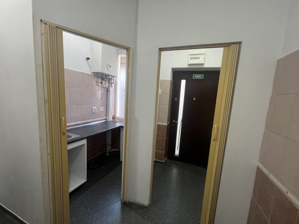 Spatiu de vanzare la strada  , 50 mp , 21 Decembrie 