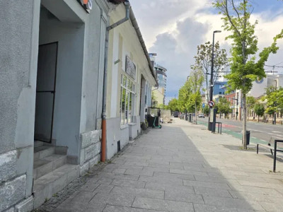 Spatiu de vanzare la strada  , 50 mp , 21 Decembrie 