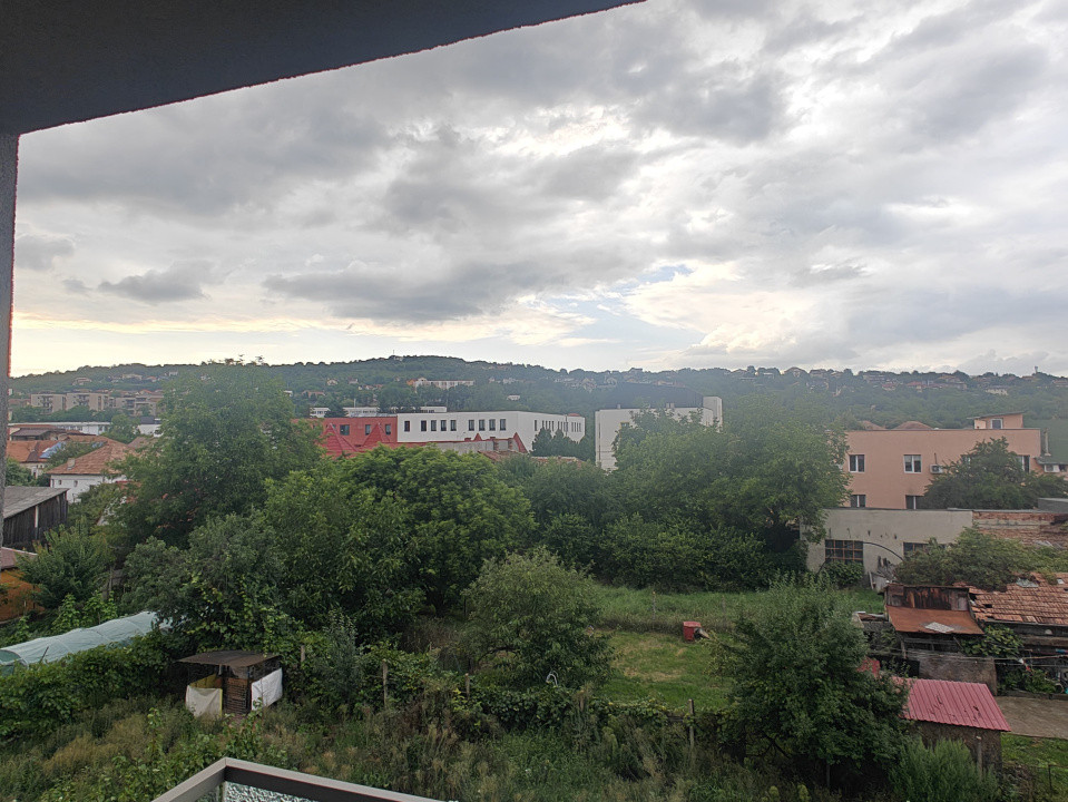 Se închiriază apartament cu 2 camere, ultra finisat, mobilat, și utilat 