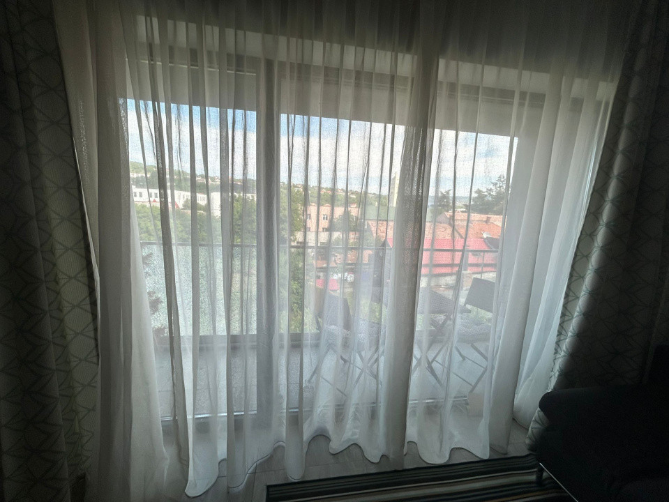 Se închiriază apartament cu 2 camere, ultra finisat, mobilat, și utilat 