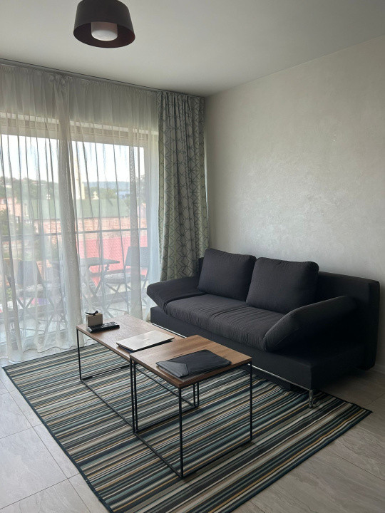 Se închiriază apartament cu 2 camere, ultra finisat, mobilat, și utilat 