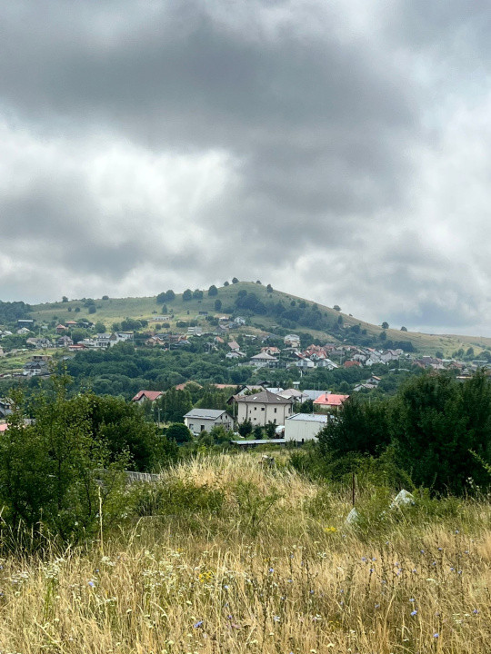 Teren intravilan, 1500 mp, cu view, zona herghelia Salicea