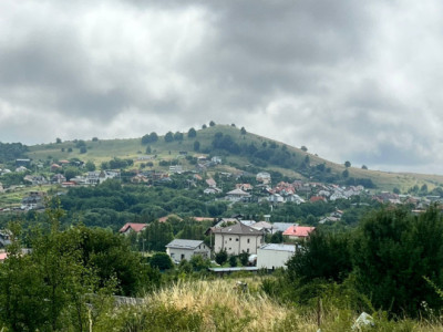 Teren intravilan, 1500 mp, cu view, zona herghelia Salicea