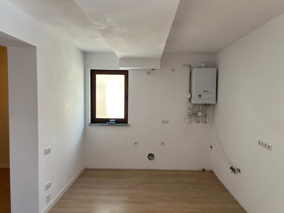 Apartament de 4 camere, 120 mp, terasa de 70 mp, view SUPERB, zona Vivo