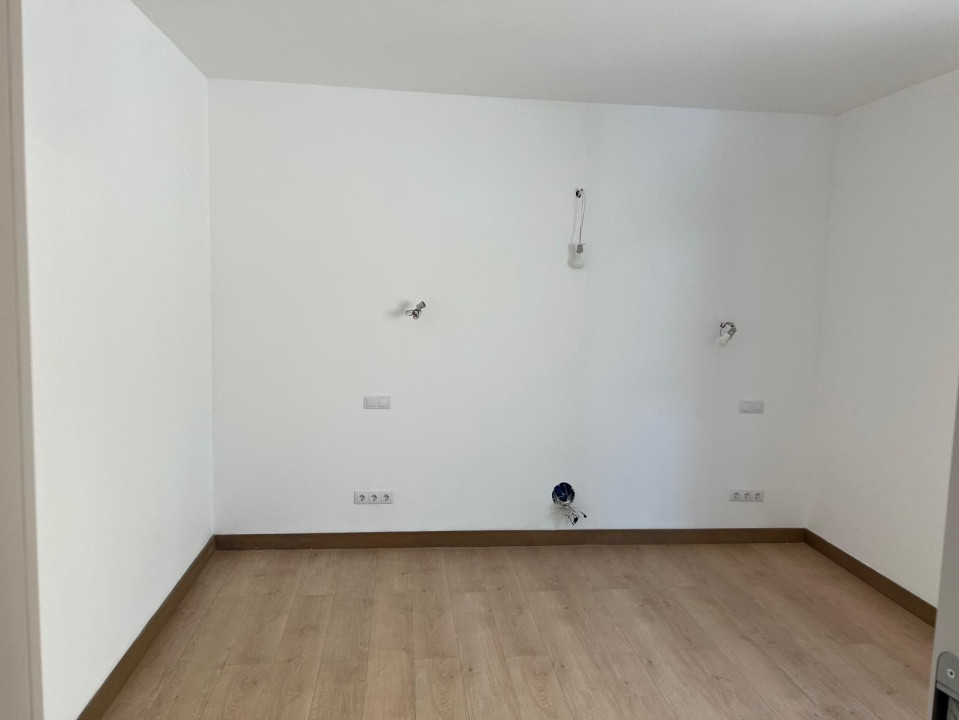 Apartament de 4 camere, 120 mp, terasa de 70 mp, view SUPERB, zona Vivo