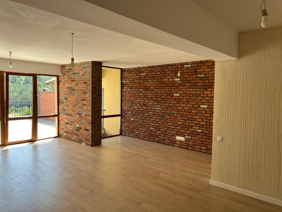 Apartament de 4 camere, 120 mp, terasa de 70 mp, view SUPERB, zona Vivo