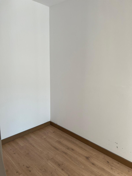 Apartament de 4 camere, 120 mp, terasa de 70 mp, view SUPERB, zona Vivo