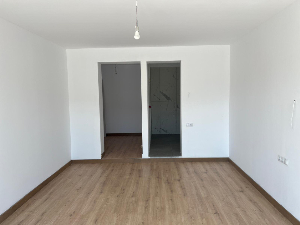 Apartament de 4 camere, 120 mp, terasa de 70 mp, view SUPERB, zona Vivo