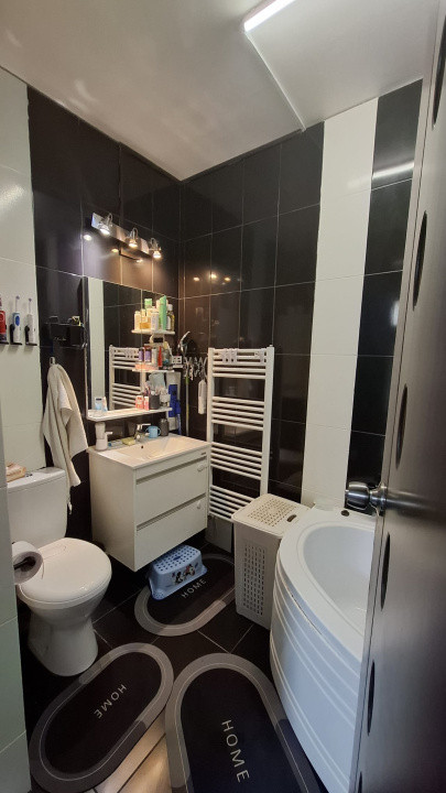 Apartament cu 3 camere, 65 mp, terasa ,parcare, zona Eroilor