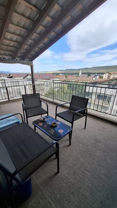 Apartament cu 3 camere, 65 mp, terasa ,parcare, zona Eroilor